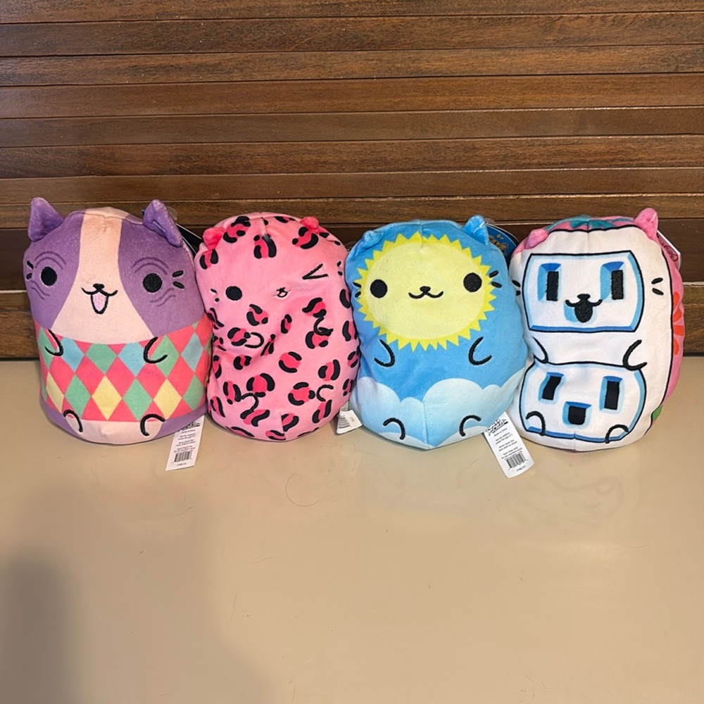 Lot of 4 Cats vs. Pickles Chonks